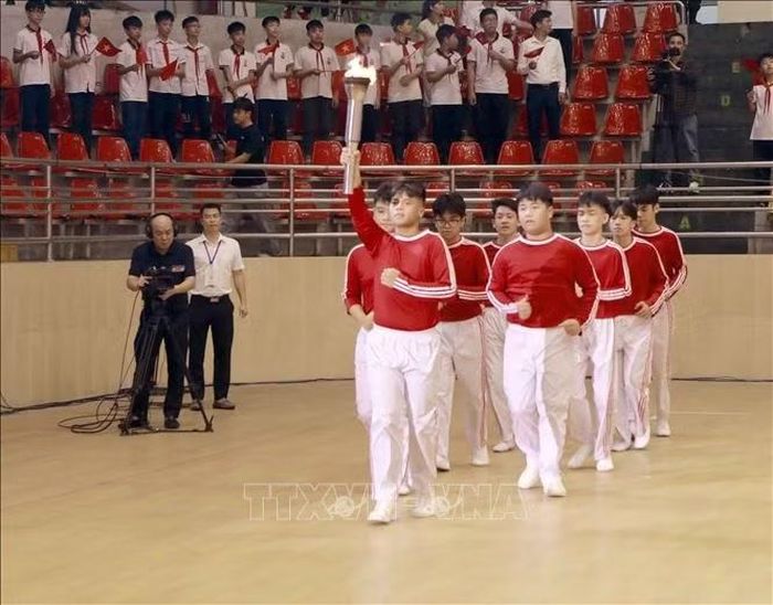 Nghi thức rước đuốc truyền thống tại Lễ khai mạc Hội khỏe Phù Đổng tỉnh Phú Thọ lần thứ nhất - năm 2026.