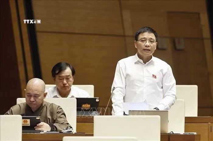 Phó Thủ tướng Chính phủ Nguyễn Văn Thắng giải trình, làm rõ một số vấn đề đại biểu Quốc hội nêu. Ảnh: Doãn Tấn/TTXVN