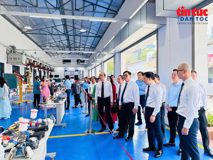 Những công nghệ mới được trường nghề giới thiệu tại phiên giao dịch việc làm chuyên đề.