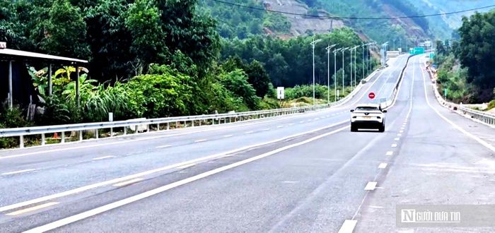 Sau quá trình triển khai, diện mạo tuyến cao tốc đã có nhiều thay đổi. Trên những đoạn tuyến đã hoàn thành thảm mặt đường, mặt đường bê tông nhựa được mở rộng, tạo thành 4 làn xe chạy, phân chia hai chiều bằng dải phân cách cứng.