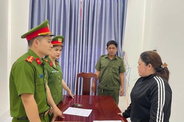 Tuyết Anh đã mua trái phép 26 hóa đơn giá trị gia tăng từ nhiều doanh nghiệp, với tổng số tiền trốn thuế được xác định là hơn 739 triệu đồng. Ảnh CAHT.