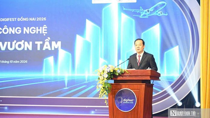 Ông Phạm Đức Long, Thứ trưởng Bộ Khoa học và Công nghệ phát biểu tại lễ khai mạc