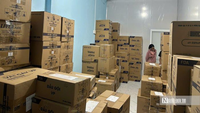 CQĐT đã tiến hành kiểm tra, niêm phong và thu giữ 185 thùng hàng hóa. 