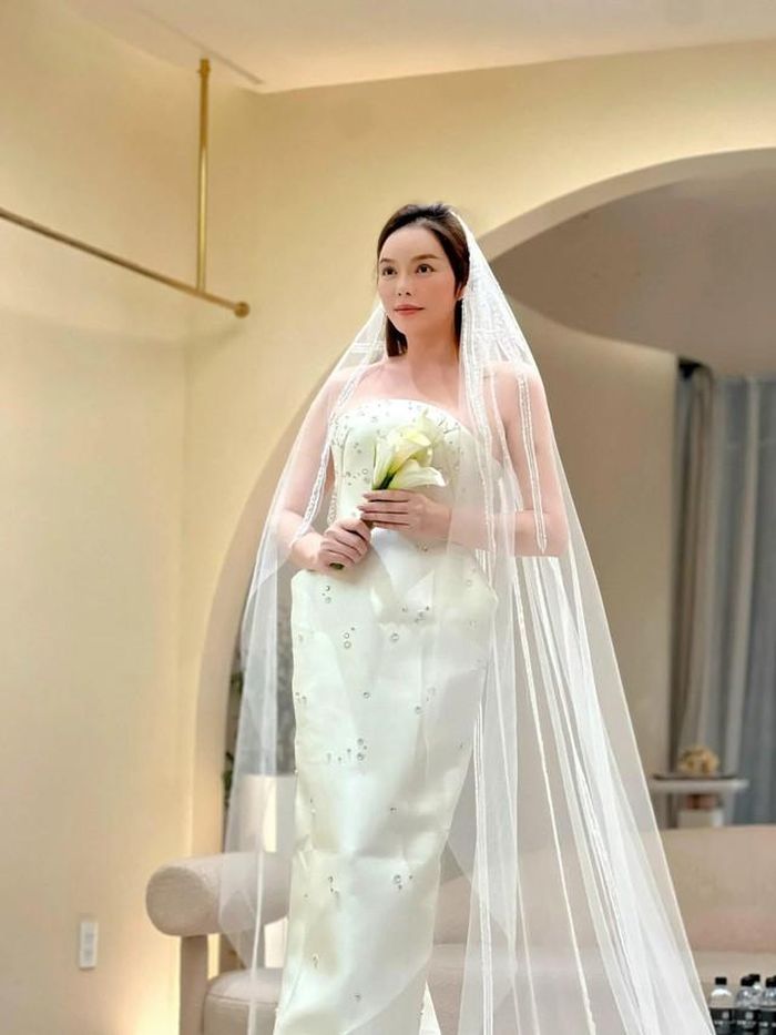 Lý Nhã Kỳ là một trong những "phú bà" độc thân của showbiz Việt.