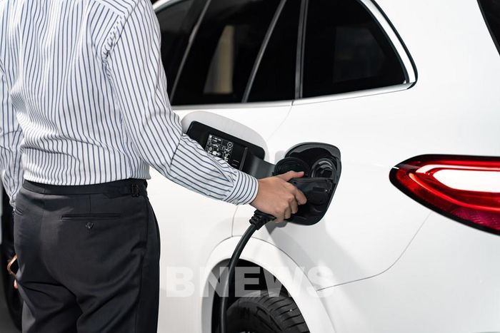 Mercedes-Benz GLC 350 e 4MATIC có phạm vi di chuyển thuần điện đến 128 km