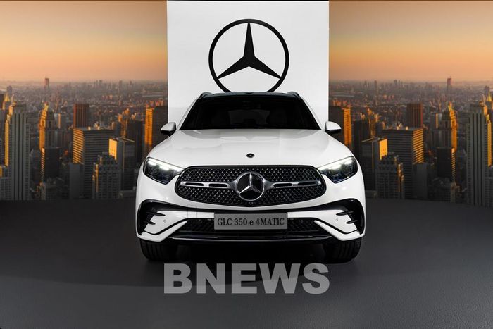 GLC 350 e 4MATIC là một trong 5 mẫu xe điện hóa mới được Mercedes-Benz Việt Nam giới thiệu tại Tại triển lãm “The Icons, Electrified” đang diễn ra ở Công viên Bờ sông Thủ Thiêm, TP. Hồ Chí Minh