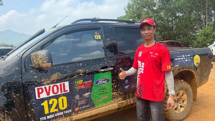 Anh Tạ Minh Đức, tay lái thi đấu ở hạng Bán tải cơ bản với 5 năm kinh nghiệm gắn bó cùng giải.