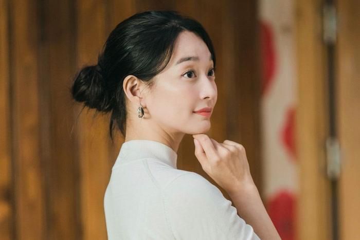 Trái ngược với ballet, Shin Min Ah lại phát hiện bản thân có năng khiếu với kickboxing.