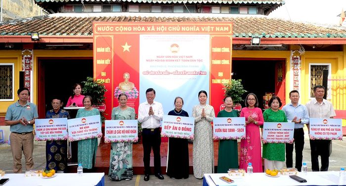 Nhiều mô hình tiêu biểu, trong đó mô hình bếp ăn không đồng và vườn rau xanh sạch là những điểm sáng nổi bật trong công tác an sinh xã hội, bảo vệ môi trường tại khu phố 13, phường Bình Thạnh, TPHCM