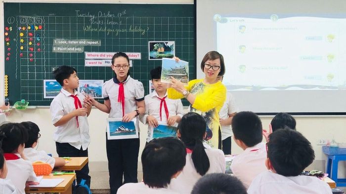 Giảng dạy tiếng Anh cho học sinh bậc THCS trên địa bàn Hà Nội.