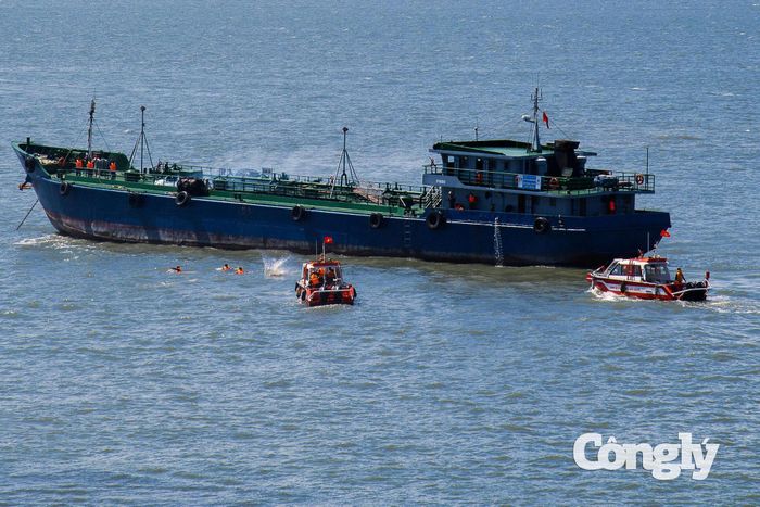 LSP duy trì 242 thành viên PCCC và CNCH cơ sở, 48 nhân sự chuyên ngành được đào tạo chuyên sâu, cùng 4 xe chữa cháy và 1 xe cứu thương. Đặc biệt, hệ thống lăng phun Big Gun có khả năng phun khoảng 8.000 gallon nước/phút, tầm phun lên đến 120m, phục vụ ứng phó các đám cháy bồn chứa quy mô lớn.