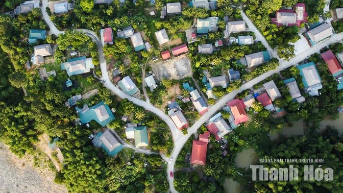 Tương tự, ở Bản Ngàm, xã Sơn Điện, những nếp nhà sàn cũng trở thành điểm nhấn trong phát triển du lịch cộng đồng.