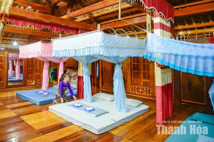 Chị Lộc Thị Kim, chủ homestay Lộc Kim cho biết, gia đình bắt đầu làm du lịch khoảng 2 năm nay. Mỗi năm homestay của gia đình chị đón khoảng 500 - 600 lượt khách trong và ngoài nước.