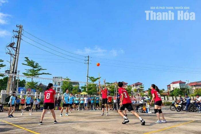 Ngay sau lễ khai mạc, các vận động viên bước vào thi đấu với tinh thần đoàn kết, trung thực, cao thượng.