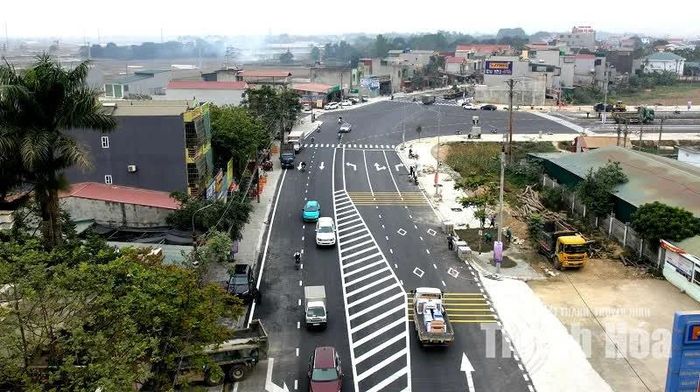 Điểm giao giữa Đại lộ Lê Văn Hưu và Quốc lộ 47