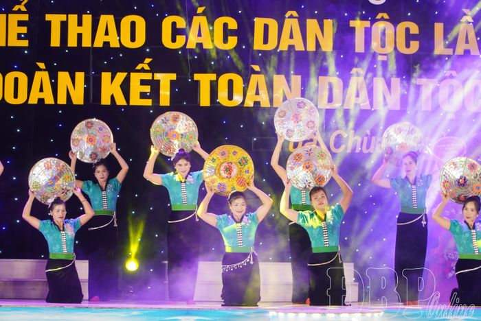 Tiết mục múa chào mừng Ngày hội Văn hóa, Thể thao các dân tộc lần thứ nhất xã Tủa Chùa.
