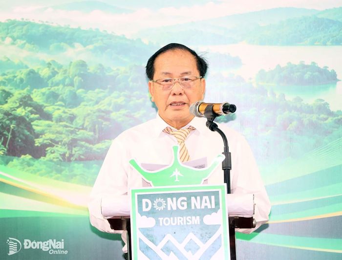 Ông Trần Văn Tấn, Tổng Giám đốc Công ty cổ phần Vĩnh Phúc, Chi hội trưởng Chi hội Du lịch Bình Phước phát biểu nhận nhiệm vụ. Ảnh: Quang Minh