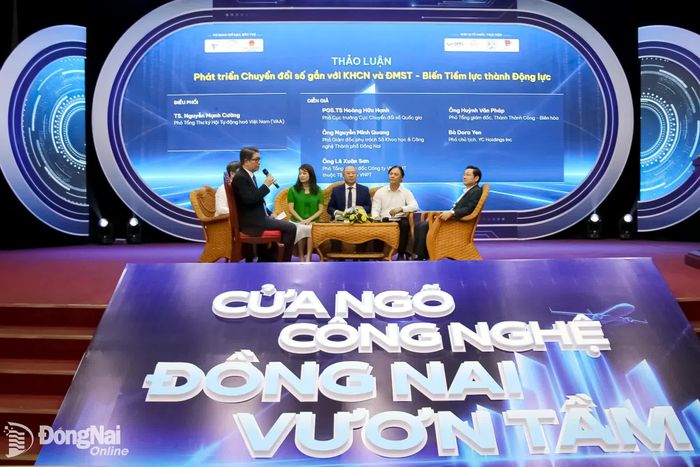 Phiên thảo luận chuyên gia tại diễn đàn. Ảnh: Hải Quân