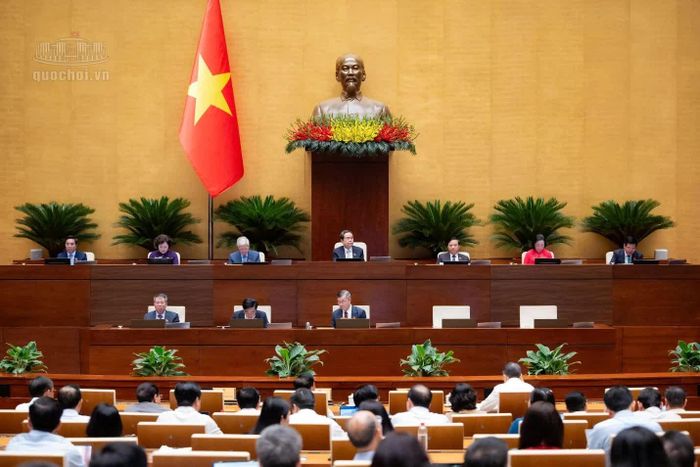 Đoàn chủ tọa tại phiên họp. Ảnh: CTV