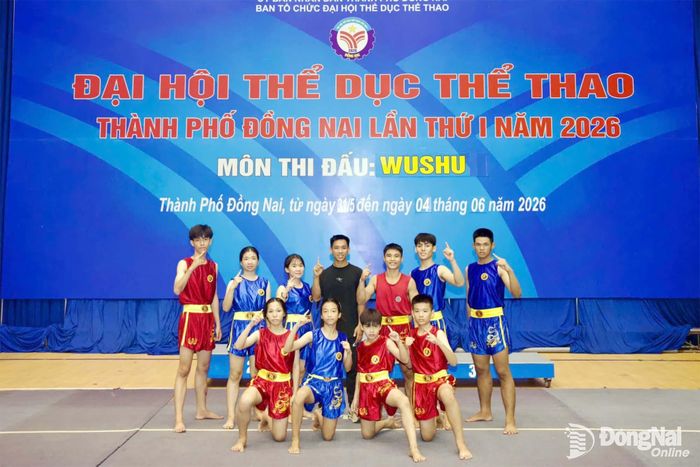 Đức Anh đưa học viên đi thi đấu trong vai trò là huấn luyện viên. Ảnh: NVCC