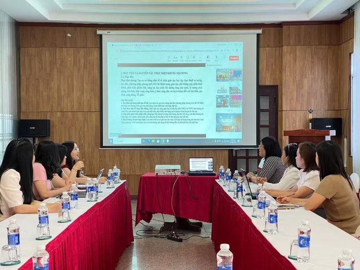 Bộ Giáo dục và Đào tạo tổ chức hội nghị triển khai Khung nội dung giáo dục học tập, thực hành tư tưởng, đạo đức, phương pháp, phong cách Hồ Chí Minh. Ảnh: Bạch Dương
