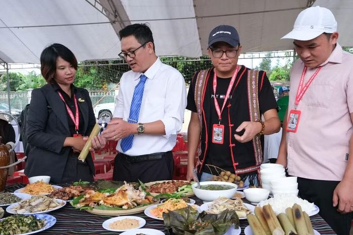  Trải nghiệm ẩm thực truyền thống. Ảnh: Hoàng Ngọc 