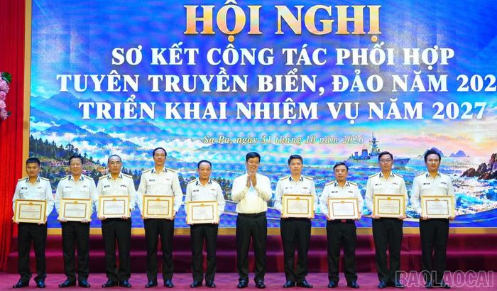 Ban Tuyên giáo Tỉnh ủy Lào Cai khen thưởng các tập thể, cá nhân có thành tích xuất sắc trong công tác phối hợp tuyên truyền biển, đảo năm 2026.