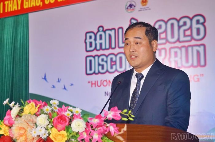 Ông Nguyễn Tiến Cường - Phó Chủ tịch UBND xã Bản Lầu, Trưởng Ban Tổ chức giải phát biểu tại lễ khai mạc.