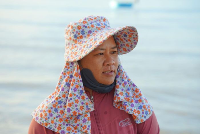 Chị Bé Tư "Hôm có nhiều chia nhiều, có hôm cũng đủ chia nhau bữa chợ"