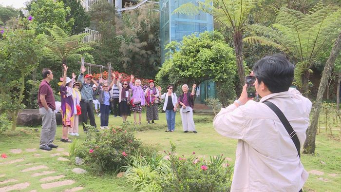 Du khách tham quan trải nghiệm tại các khu du lịch trên địa bàn tỉnh Lâm Đồng