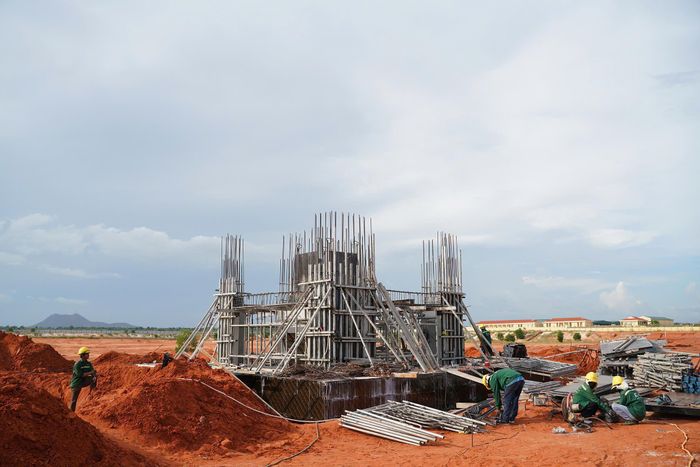 Phần móng đài kiểm soát không lưu đã thi công xong