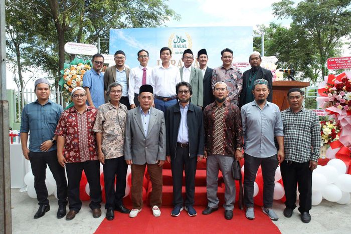 Đại diện cộng đồng Hồi giáo Islam, các tổ chức chứng nhận Halal, các chuyên gia, nhà đầu tư, đối tác tham dự lễ ra mắt công ty