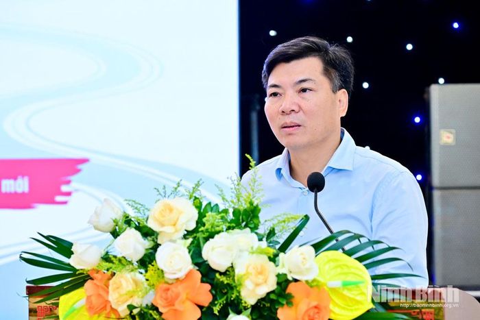 Đồng chí Nguyễn Mạnh Cường, Phó Giám đốc Sở Văn hóa và Thể thao phát biểu khai mạc hội thảo.