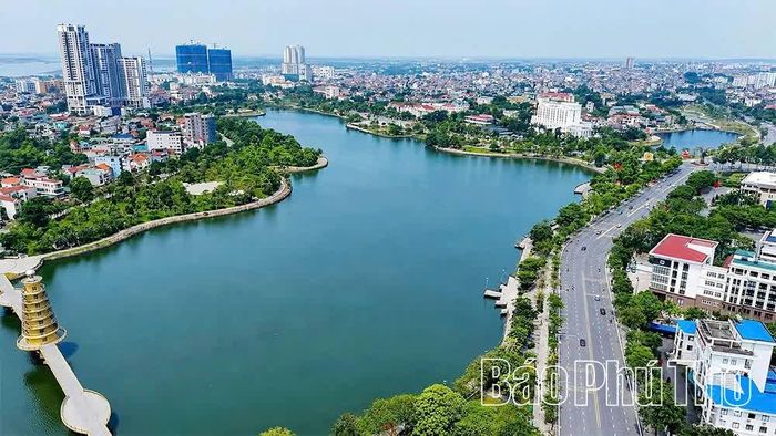 Đô thị Việt Trì - trung tâm phát triển, giữ vai trò kết nối không gian đô thị và thúc đẩy phát triển kinh tế - xã hội của tỉnh.