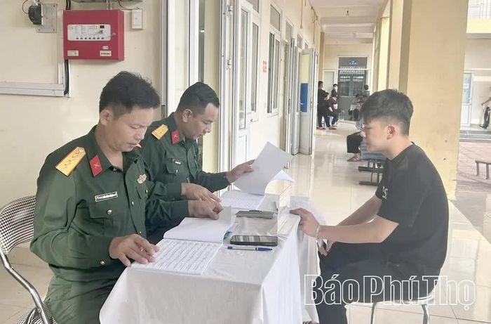 Nam công dân xã Kim Bôi trong độ tuổi thực hiện khám tuyển nghĩa vụ quân sự năm 2027.