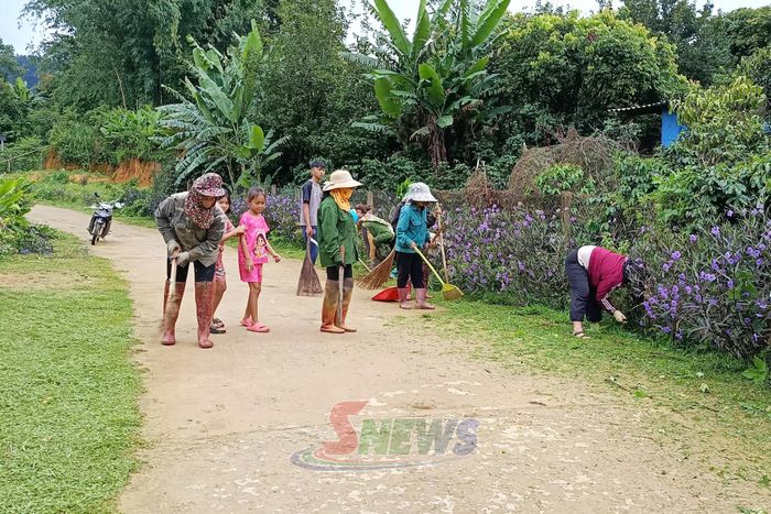 Tuyến đường "Phụ nữ tự quản xanh - sạch - đẹp” ở bản Hỏm Lợi, xã Mường Chanh.