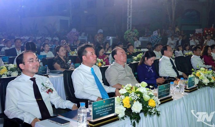 Đại biểu dự Lễ khánh thành.