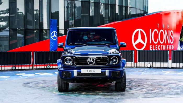 Màn trình diễn xoay 360 độ trên mẫu Mercedes-Benz G 580 thuần điện