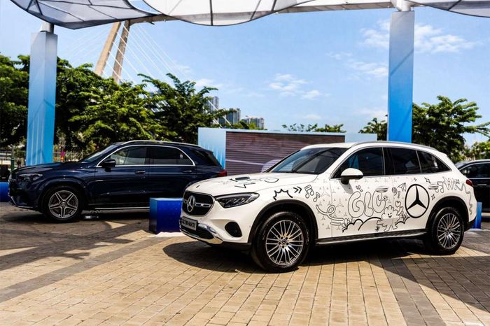 Loạt xe điện hoá của Mercedes-Benz Việt Nam lần lượt được ra mắt và trưng bày tại triển lãm “The Icons, Electrified”