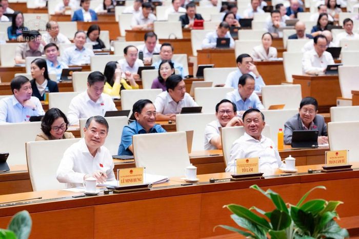 Thủ tướng Chính phủ Lê Minh Hưng, đồng chí Thường trực Ban Bí thư Trần Cẩm Tú và các đại biểu tham gia phiên họp.