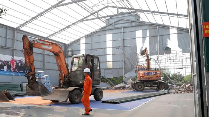 Xã Hoài Đức tháo dỡ nhà xưởng xây trái phép.