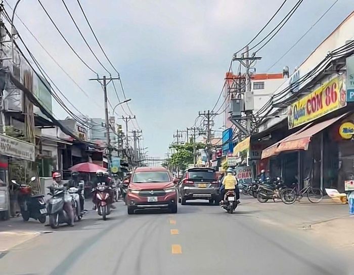 Đường Phan Anh hiện hữu chỉ rộng khoảng 7m trong khi lưu lượng phương tiện qua lại đông đúc nên thường xuyên ùn tắc.