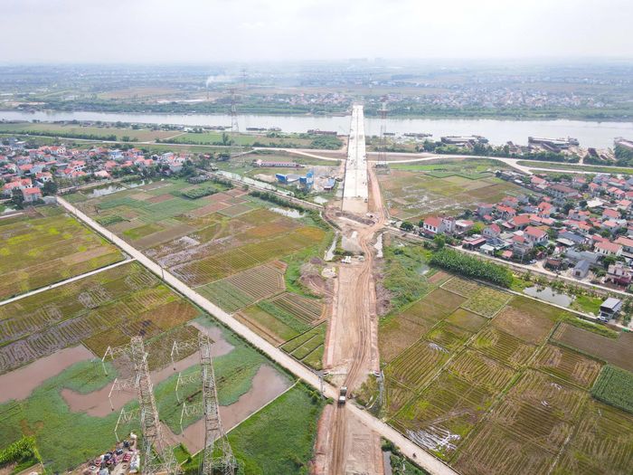 Cầu Kênh Vàng và đường dẫn hai đầu cầu khi hoàn thành sẽ giúp hàng hóa từ các khu công nghiệp Bắc Ninh có thêm hướng kết nối thuận lợi đến hệ thống cảng biển Hải Phòng, góp phần rút ngắn thời gian vận chuyển và giảm chi phí logistics. Đối với Hải Phòng, công trình mở thêm trục kết nối phía Tây Bắc, tạo điều kiện thu hút đầu tư vào công nghiệp, thương mại và dịch vụ.