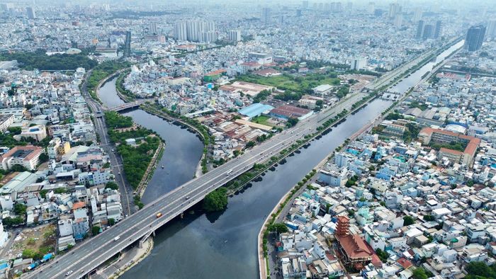TP.HCM chuẩn bị cải tạo loạt kênh, rạch góp phần giải quyết những tồn tại về ngập nước, ô nhiễm môi trường và hạ tầng tại các khu dân cư.