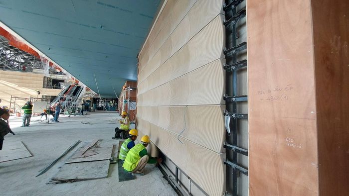 Trung tâm Hội nghị và Triển lãm APEC cũng đang bước vào giai đoạn hoàn thiện quan trọng.