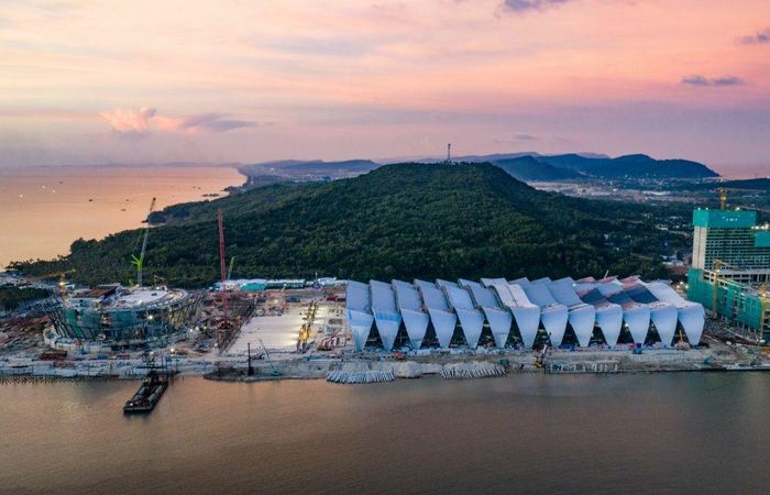 Trung tâm Hội nghị APEC đạt 98% kết cấu. 