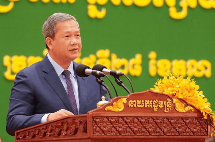 Thủ tướng Campuchia Hun Manet phát biểu trong cuộc gặp với các học sinh, sinh viên tốt nghiệp đạt thành tích cao ở Phnom Penh. Ảnh: AKP