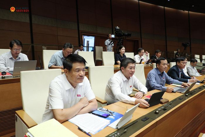 Đoàn ĐBQH tỉnh Quảng Trị dự phiên thảo luận tại Hội trường. Ảnh: Khánh Duy