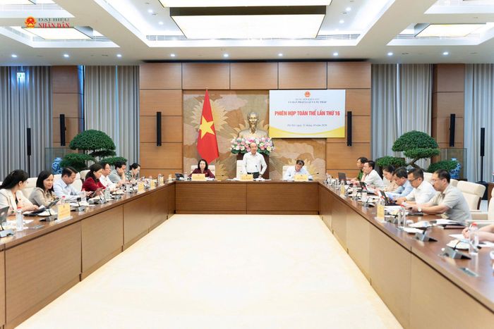 Toàn cảnh phiên họp