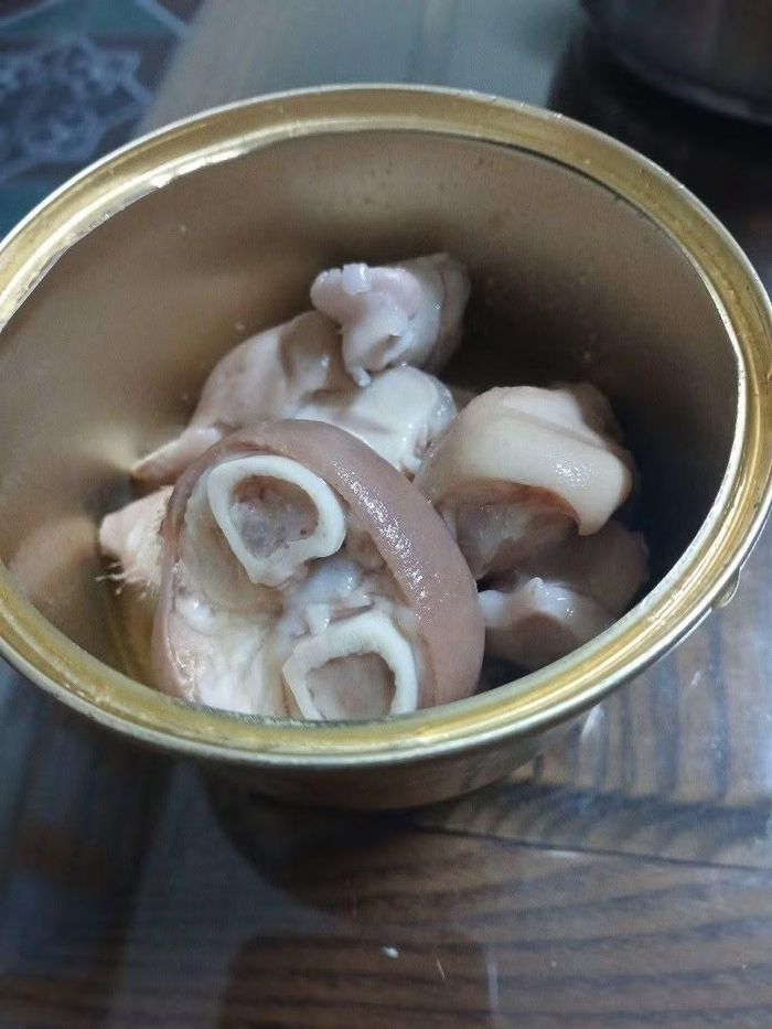Khách hàng đặt mua khâu nhục qua mạng và nhận về cục xương.